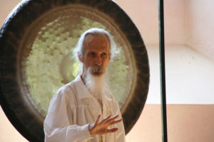 mehtab teaching about the gong