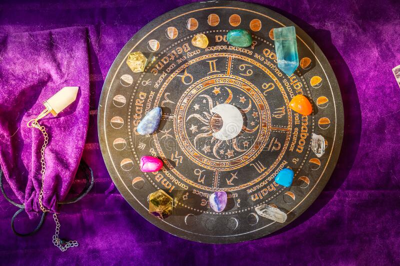 Crystals and astrology: Cosmic Crystal Retreat - Hot Springs, AR